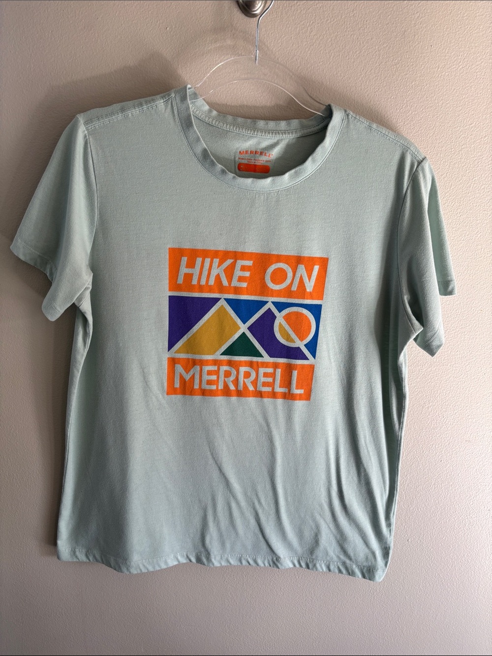 L Merrell hike on Merrell tee